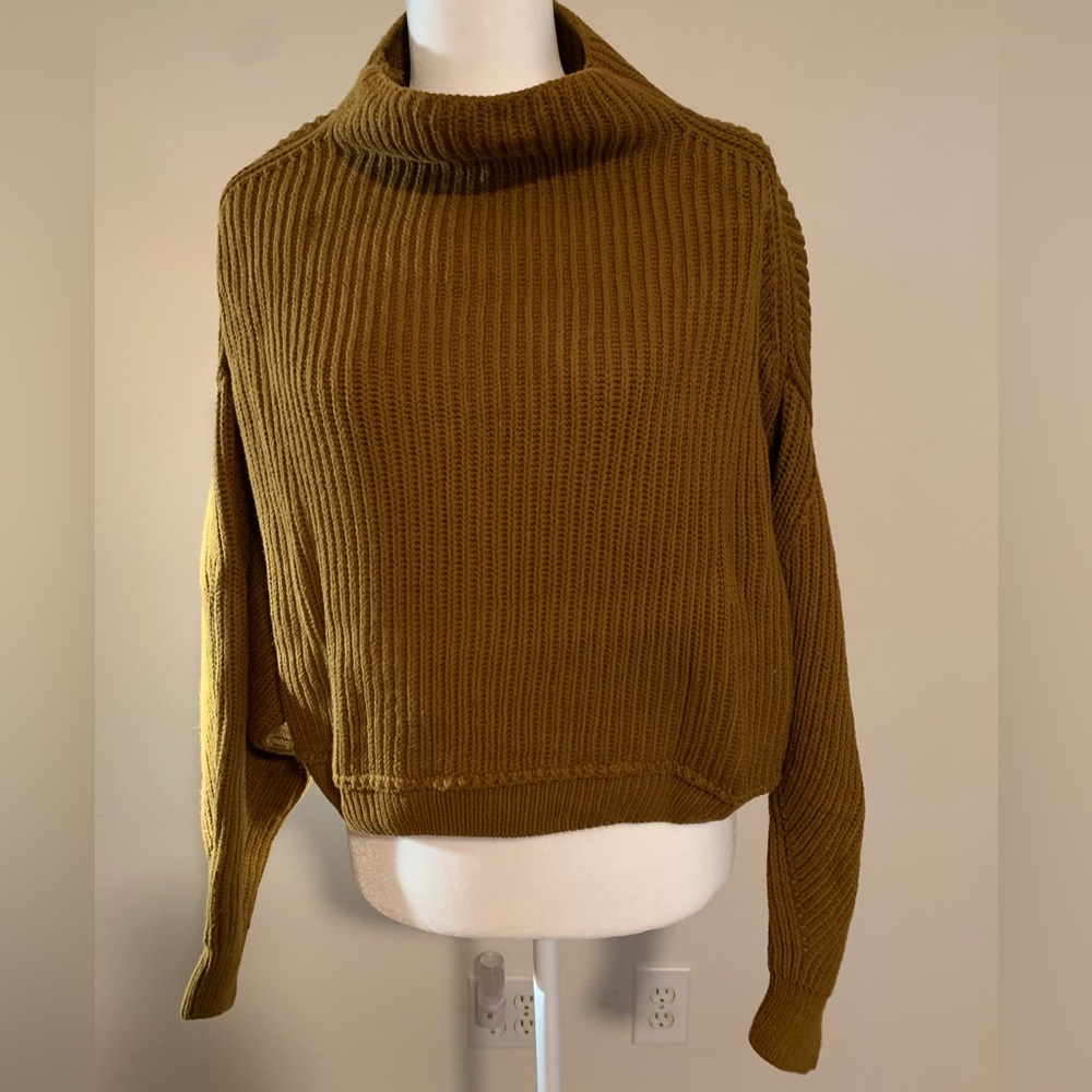 Woman’s Free People Sweater. NWOT. XS.